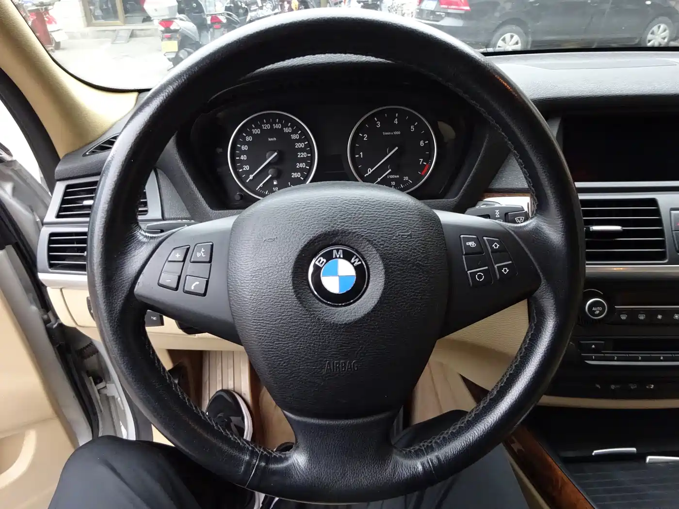 BMW X5 (Import) 2011 xDrive35i Leading Edition фото 21