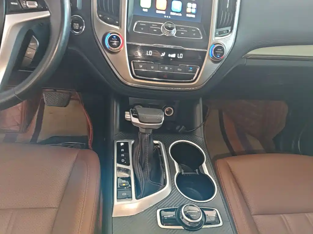 Changan CS95 2017 2017 2.0T FWD Zhitu Edition