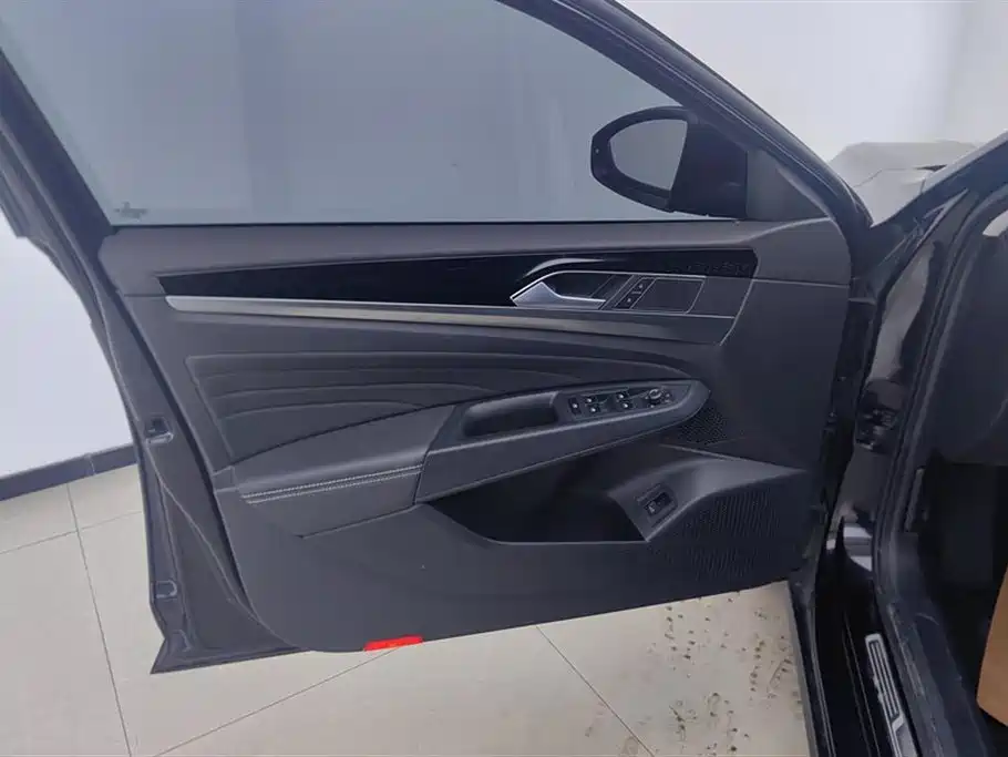 Volkswagen Passat 2024 380TSI Elite Edition фото 7
