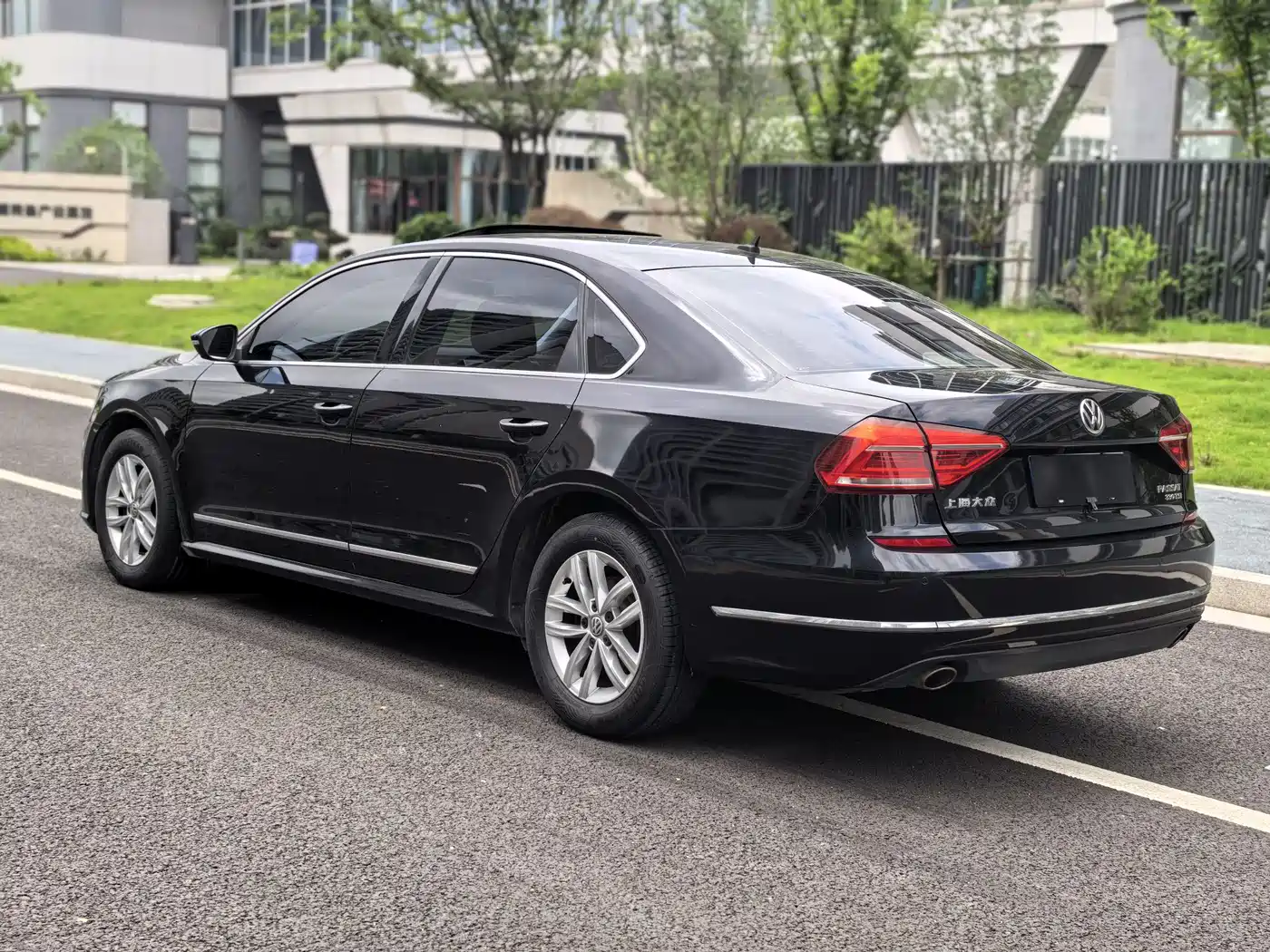 Volkswagen Passat 2016 330TSI DSG Honor Edition фото 5