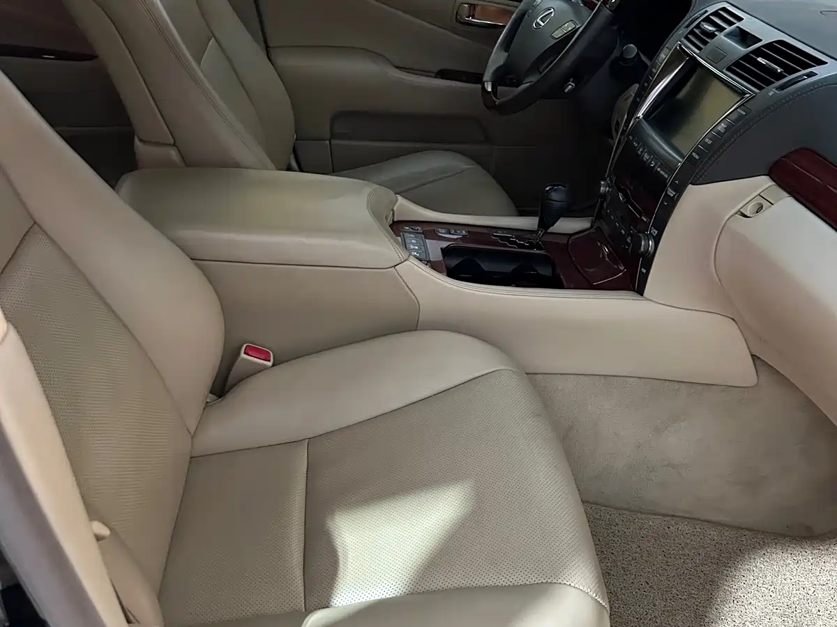 Lexus LS 2007 2006 460L