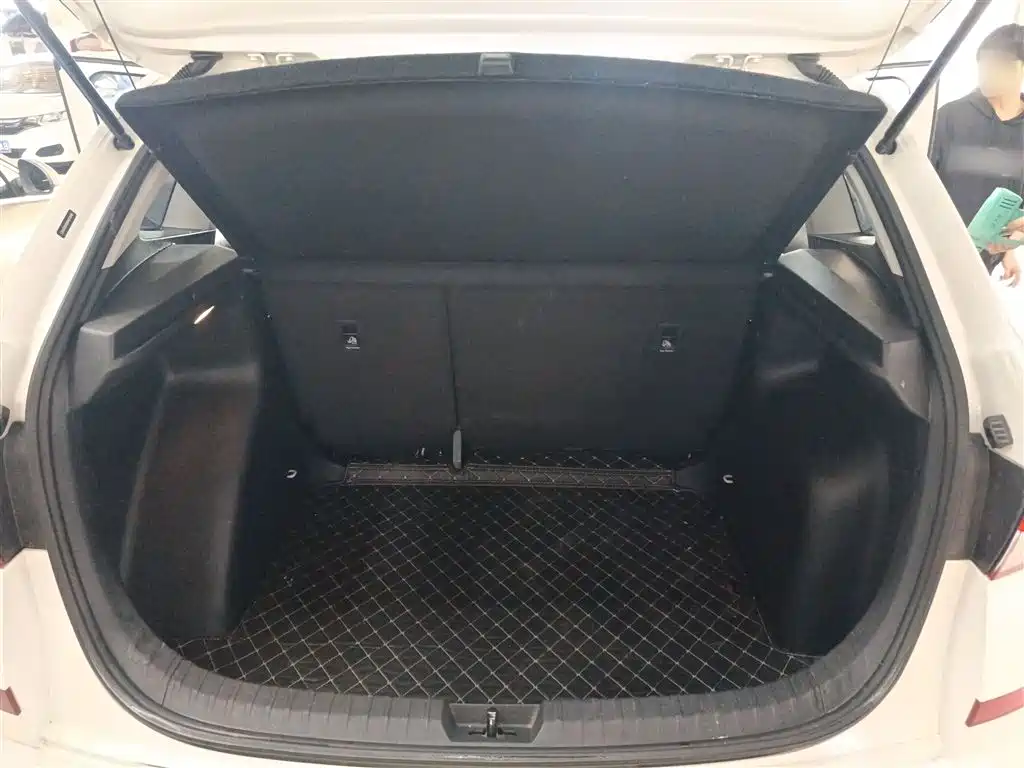 Škoda Kamiq 2021 1.5L Auto Comfort Edition фото 19