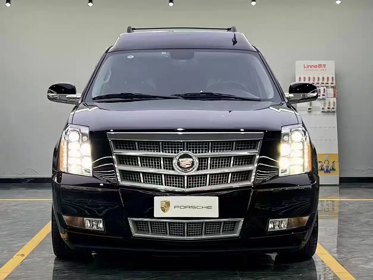 Cadillac Escalade 2013 6.2L ESV Platinum Extended фото 2