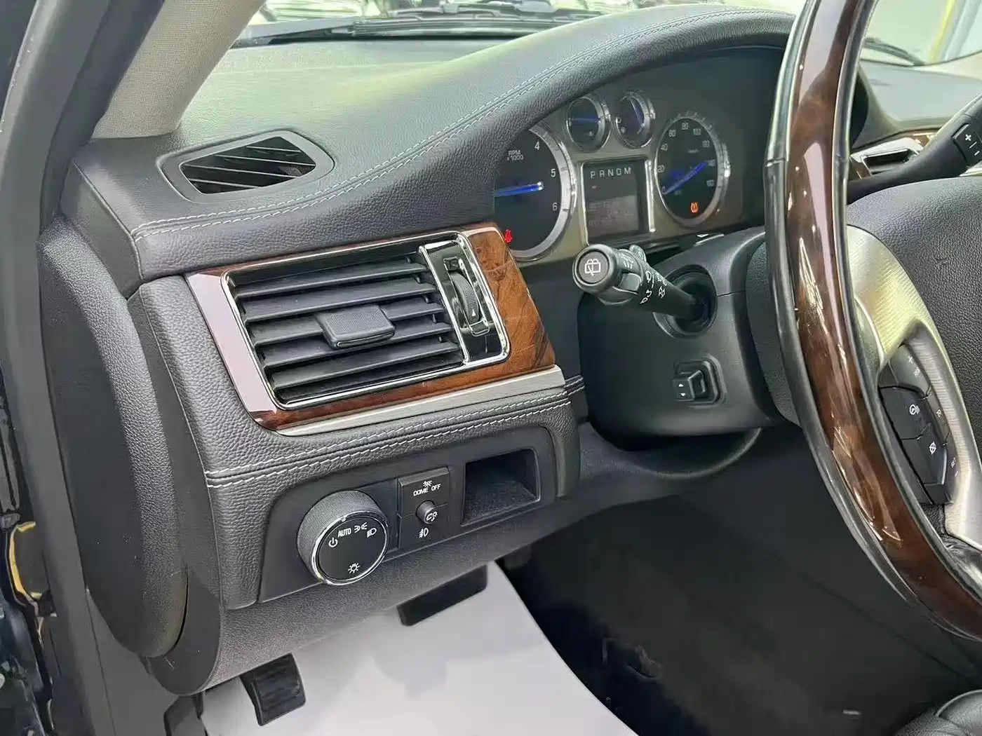 Cadillac Escalade 2013 6.2L ESV Platinum Extended фото 12
