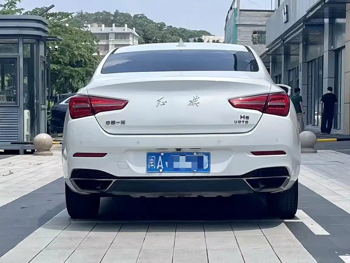 Hongqi H5 2018 30TD Smart Connected Royal Edition фото 8
