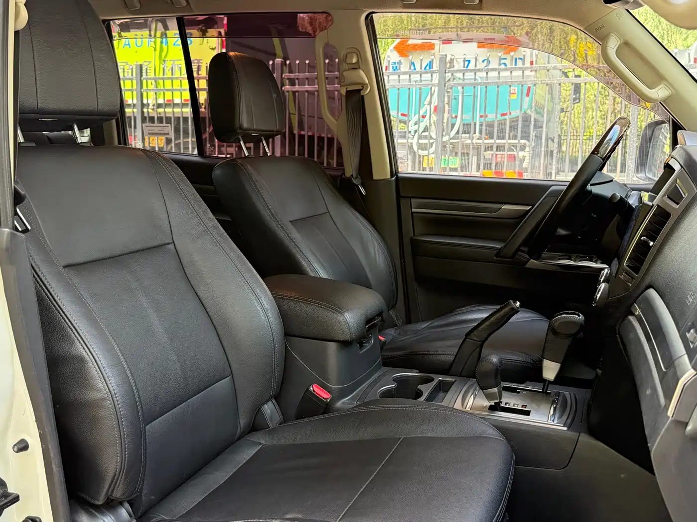 Mitsubishi Pajero (Import) 2016 2016 3.0L Automatic Premium (China V)