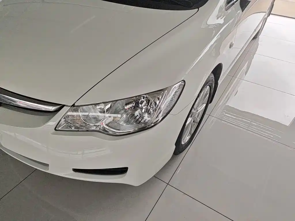 CIIMO CIIMO 2015 2015 1.8L Automatic Comfort Edition