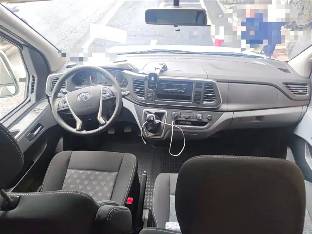 SAIC Maxus Xintu V80 2025 PRO Aoyun 2.0T AMT Short Wheelbase Medium Roof 7/8/9-Seater фото 13