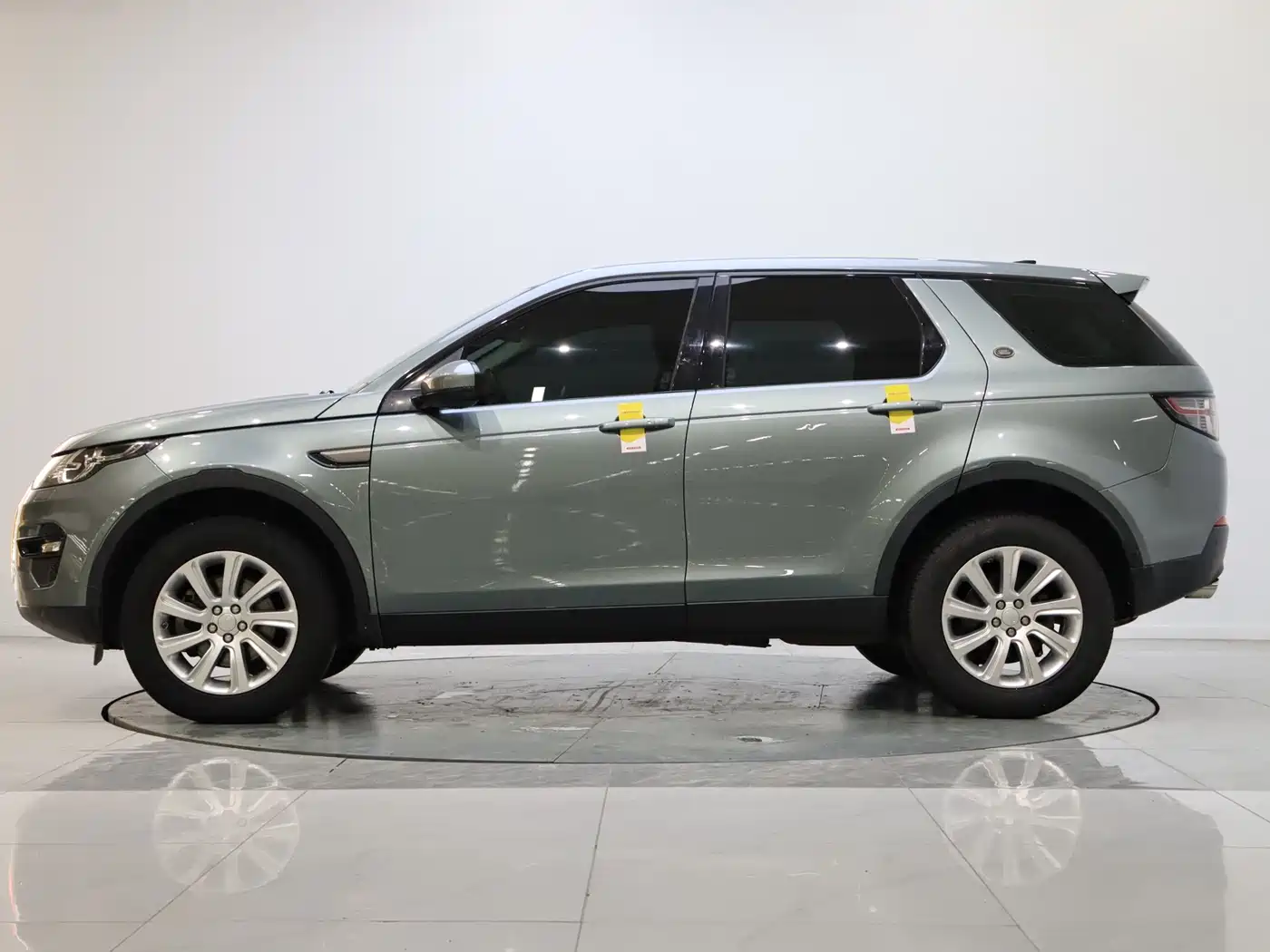 Land Rover Discovery Sport 2018 240PS SE Edition фото 5