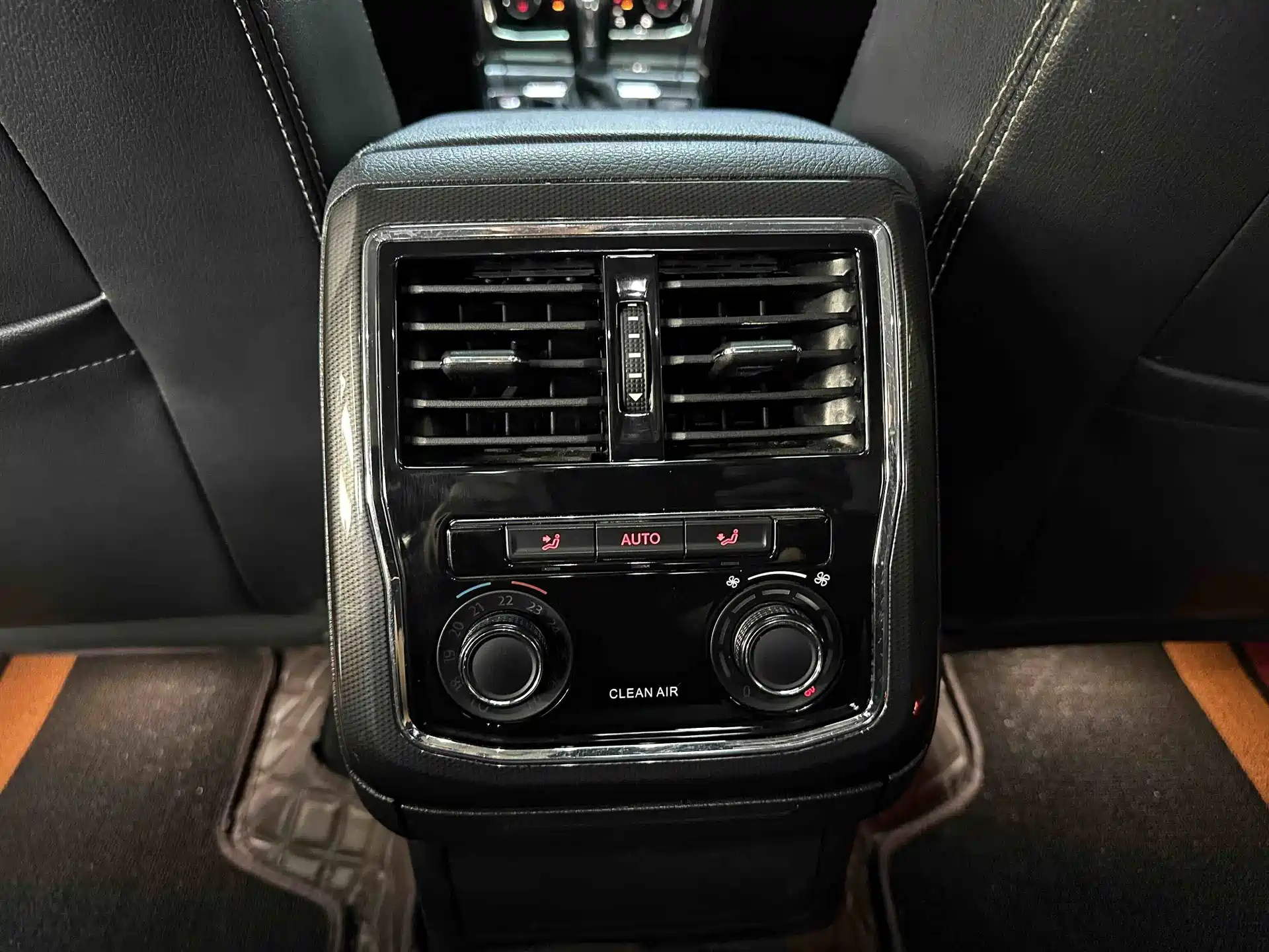 Фото 10 - Volkswagen Passat