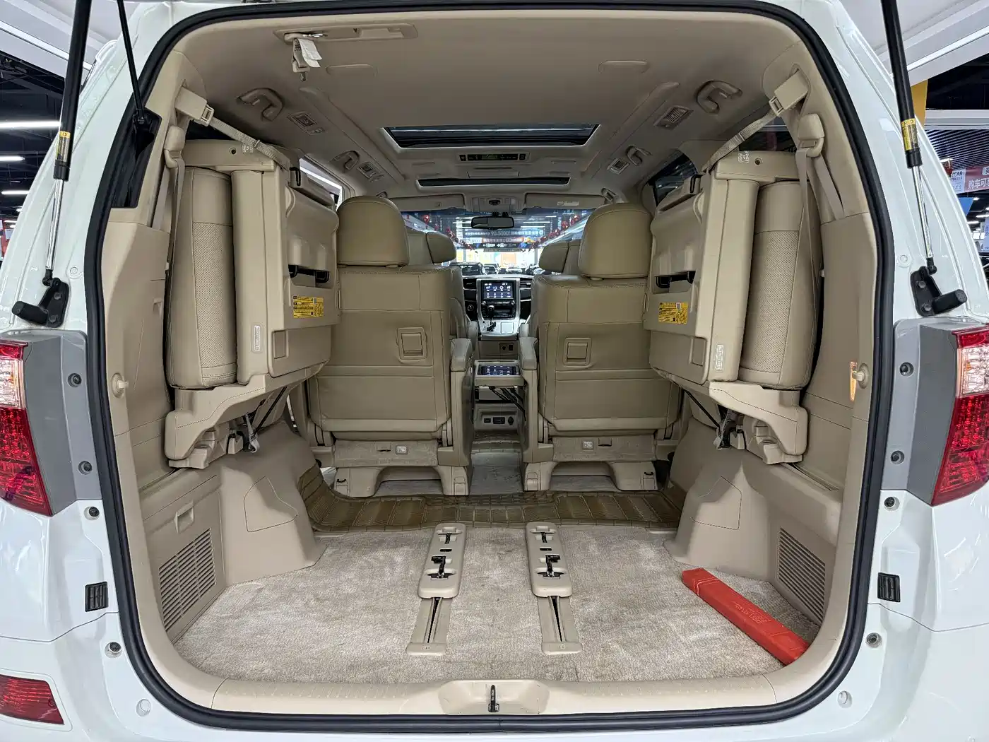 Toyota Alphard 2012 3.5L Luxury Edition фото 15