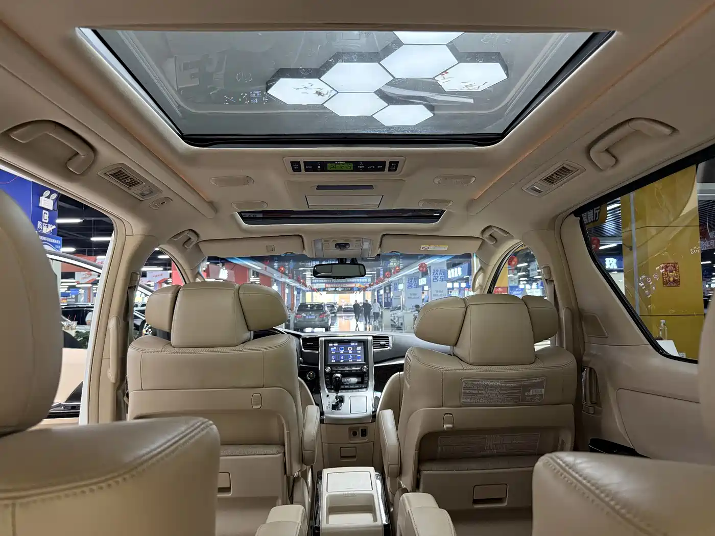 Toyota Alphard 2012 3.5L Luxury Edition фото 12