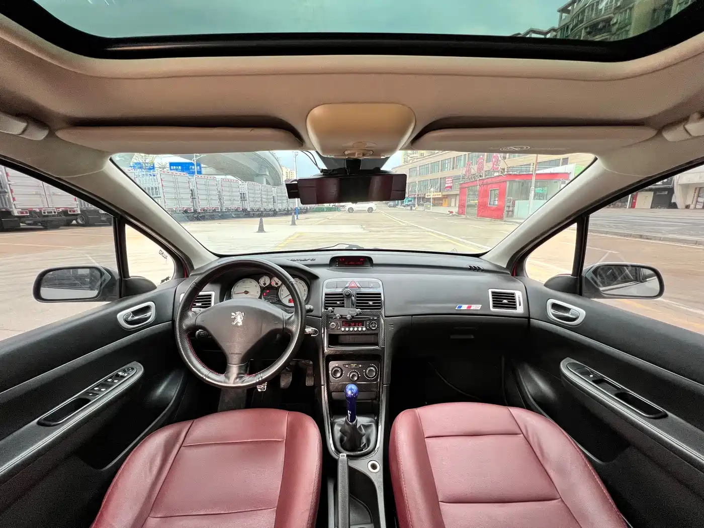 Peugeot 307 2012 Hatchback 1.6L Manual Comfort фото 5