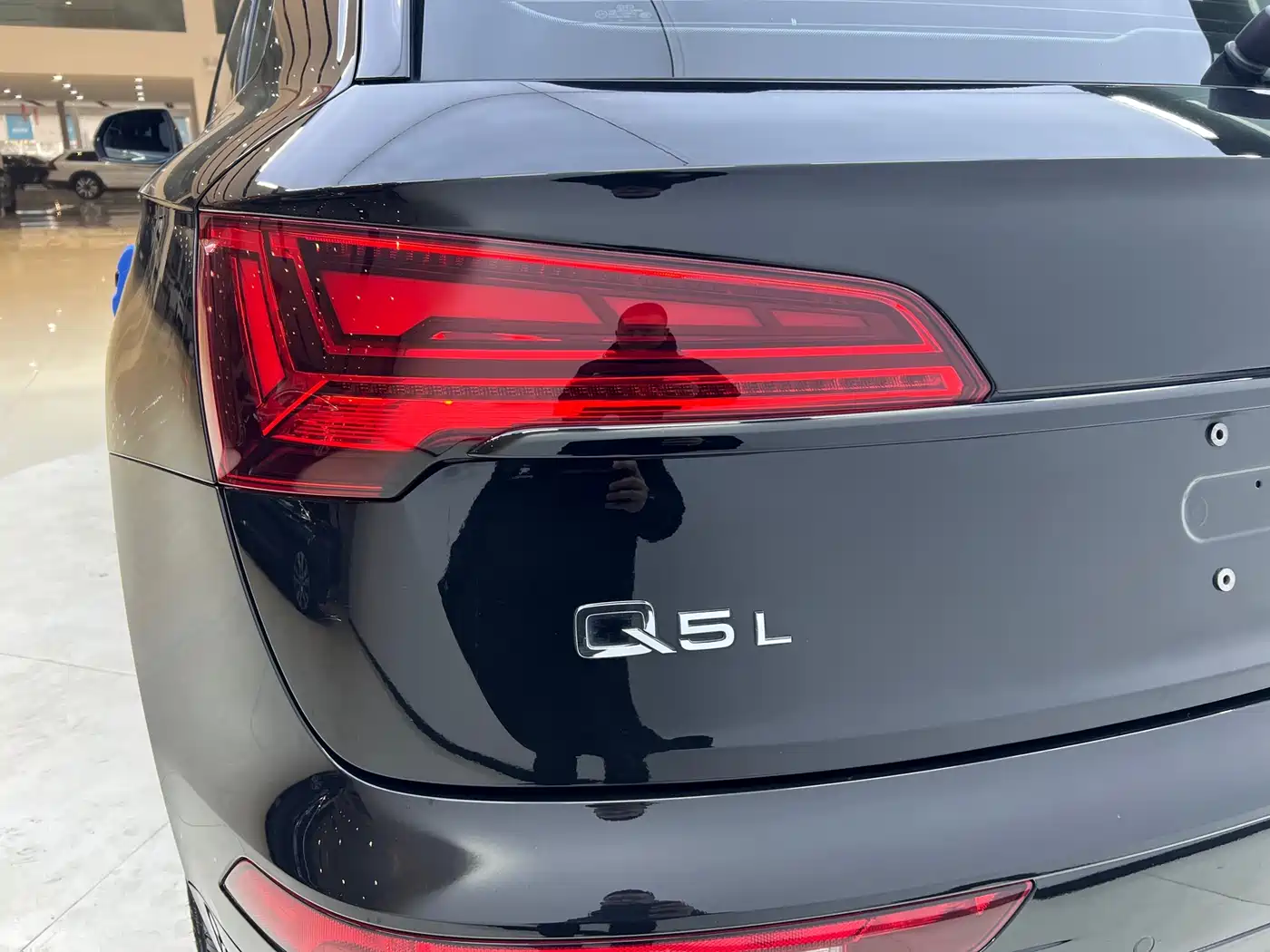 Audi Q5L 2024 Model 40 TFSI Luxury Dynamic фото 8