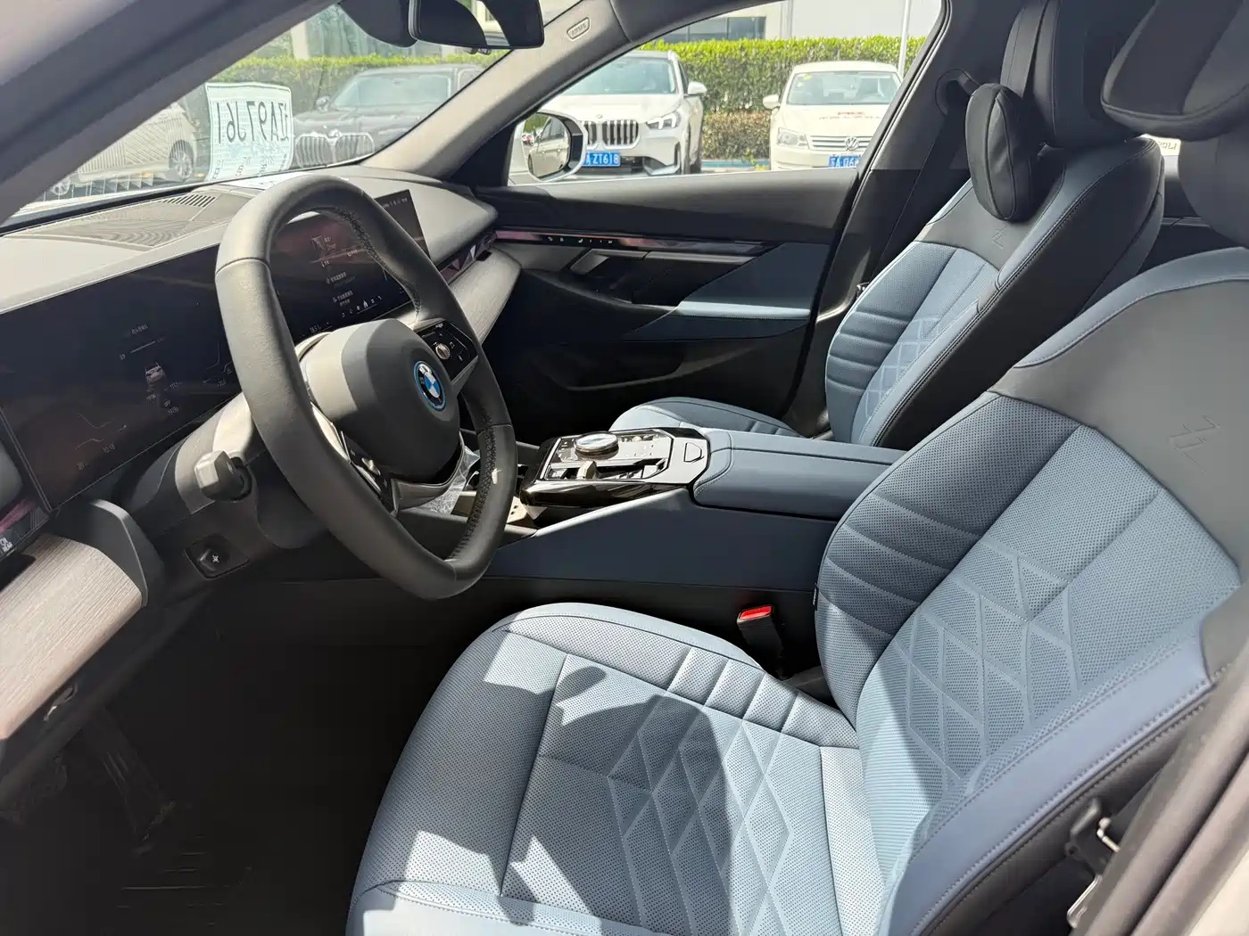 BMW i5 2025 eDrive 35L Luxury Package фото 6