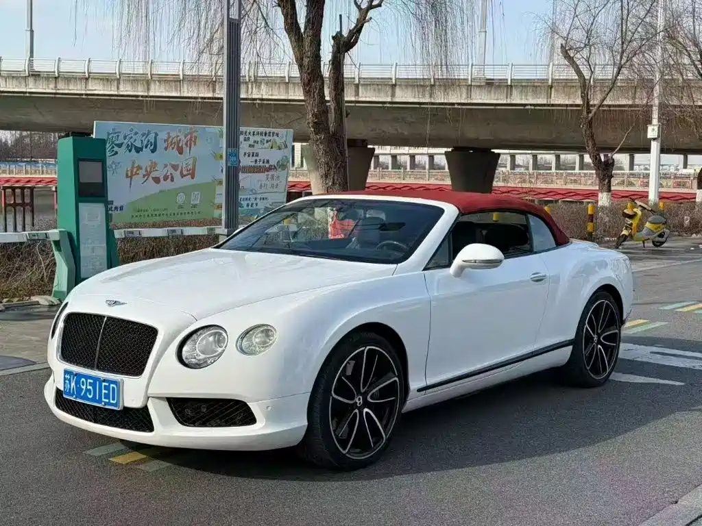 Фото 1 - Bentley Continental
