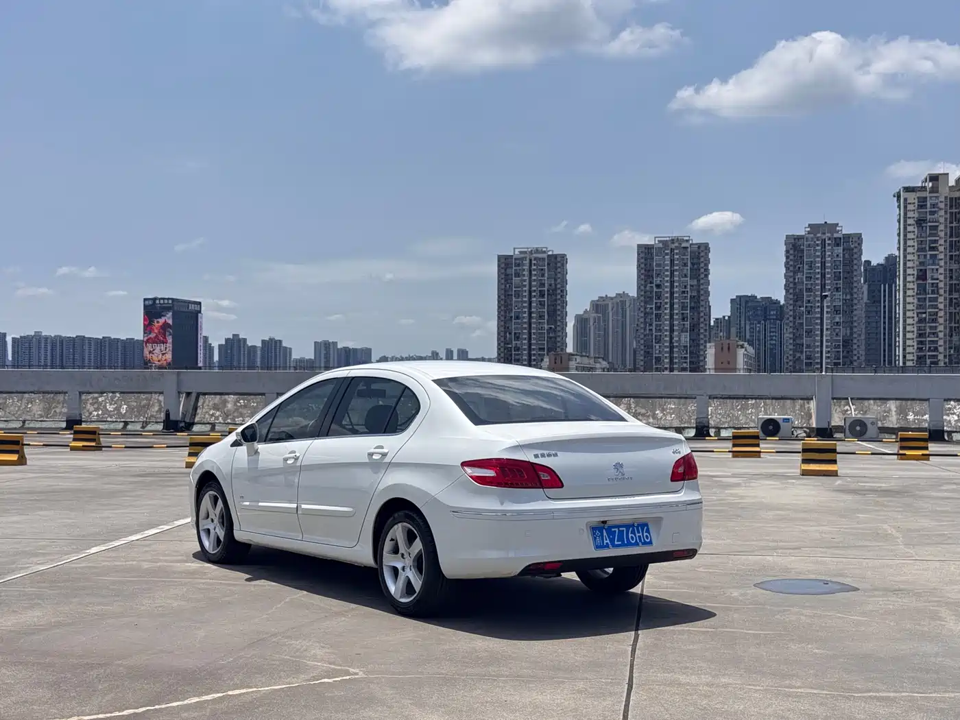 Peugeot 408 2013 2.0L Automatic Comfort Edition фото 6