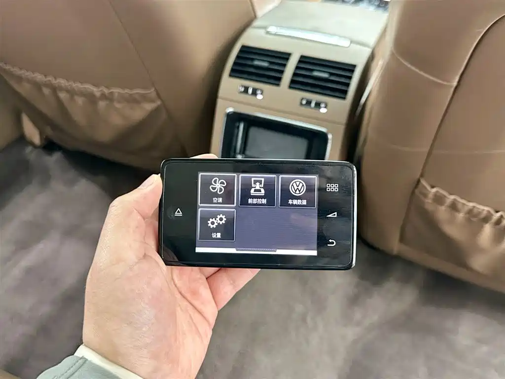 Volkswagen Phaeton 2014 3.0L Business Edition фото 13