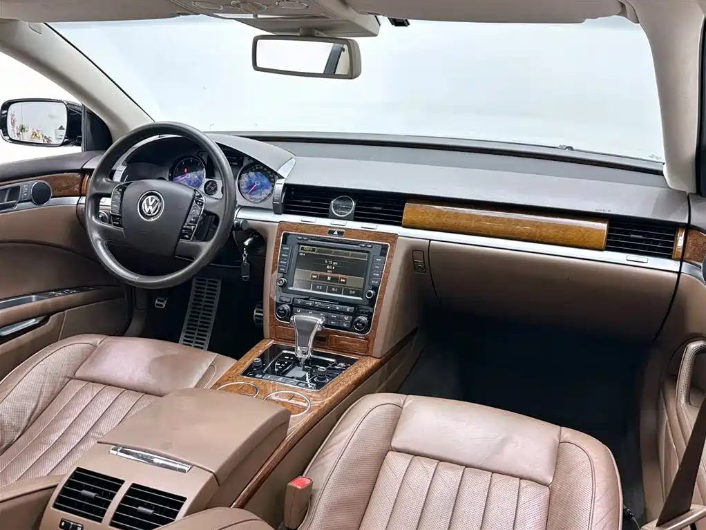 Volkswagen Phaeton 2014 3.0L Business Edition фото 17