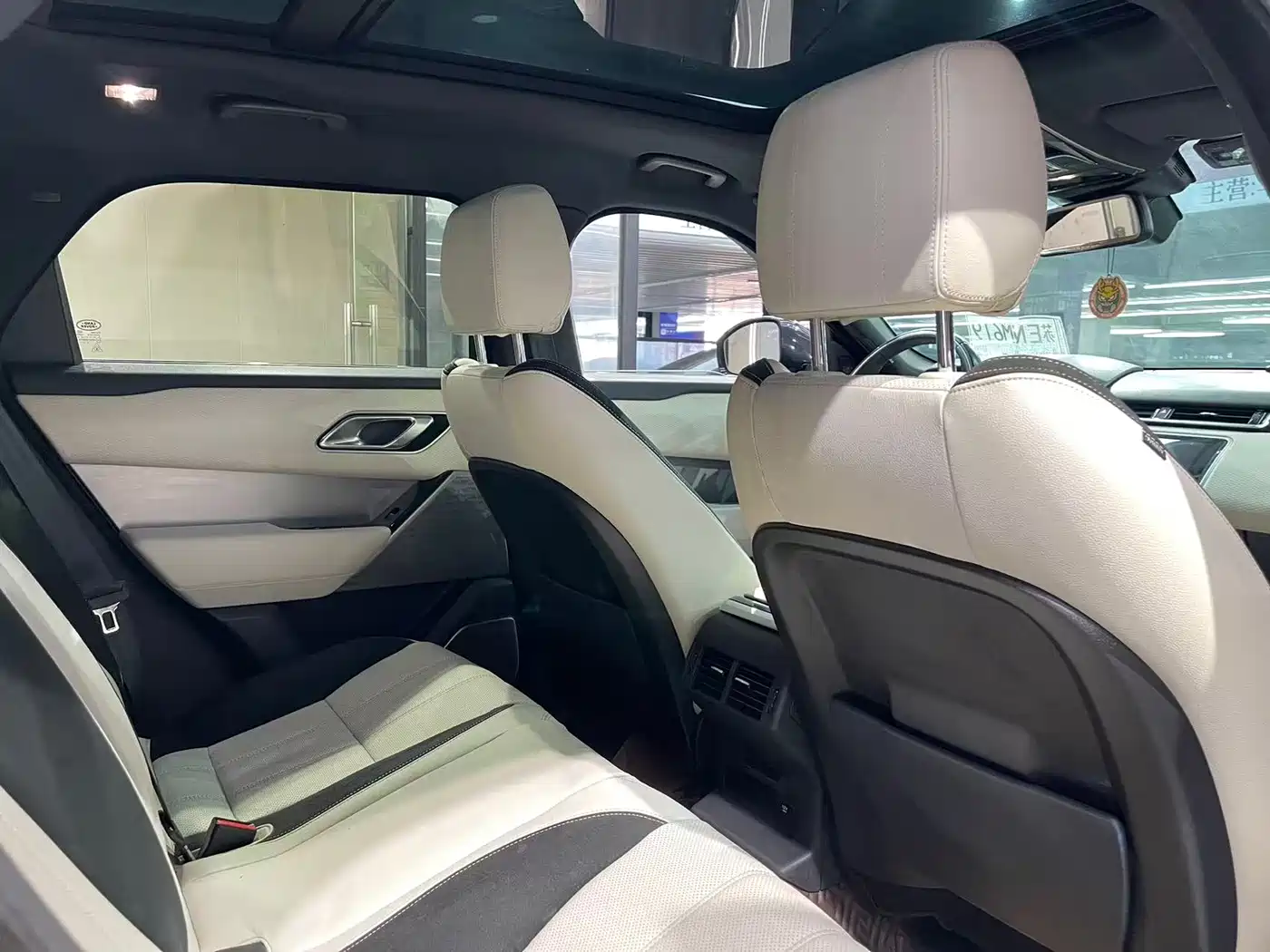 Land Rover Range Rover Velar 2018 P380 R-DYNAMIC SE фото 17