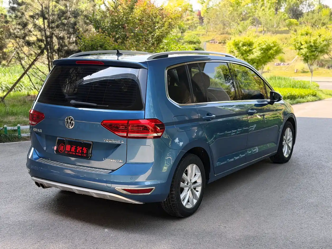 Volkswagen Touran 2018 Touran L 280TSI DSG Comfort 7-seater China V фото 4