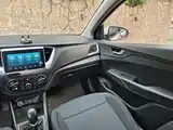Photo 14 - Hyundai Verna