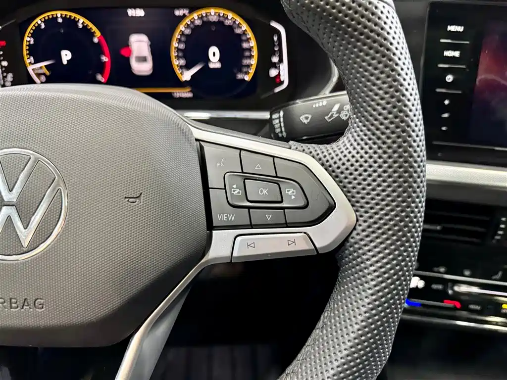 Volkswagen Passat 2025 Outstanding 380TSI Dragon Soaring Edition фото 24