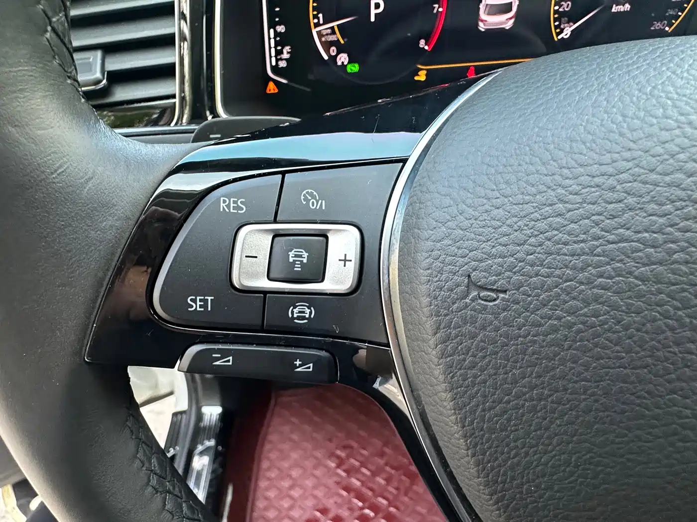 Volkswagen T-ROC 2022 280TSI DSG 2WD Comfort PLUS фото 6
