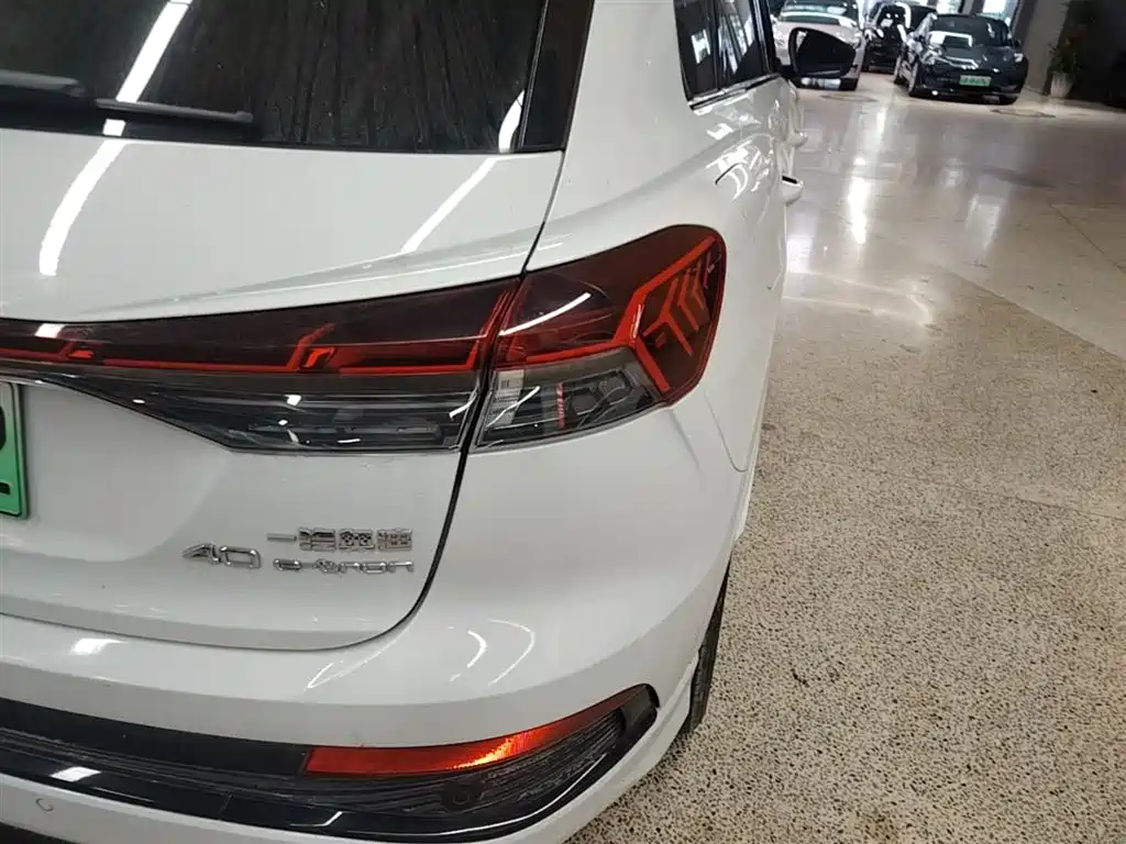 Audi Q4 e-tron 2023 40 e-tron Innovation Edition фото 8