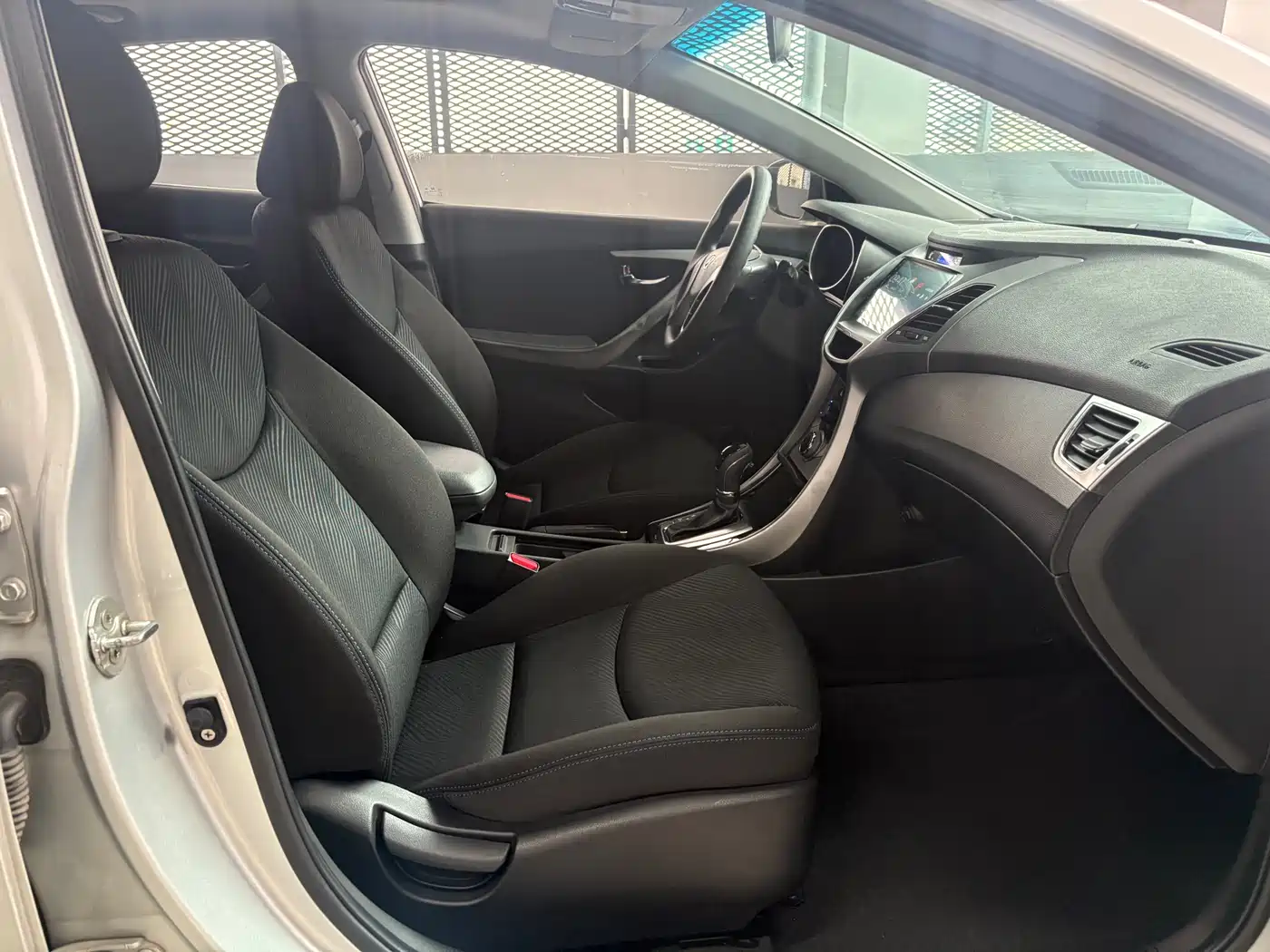 Hyundai Langdong 2013 1.6L Automatic Leading фото 16