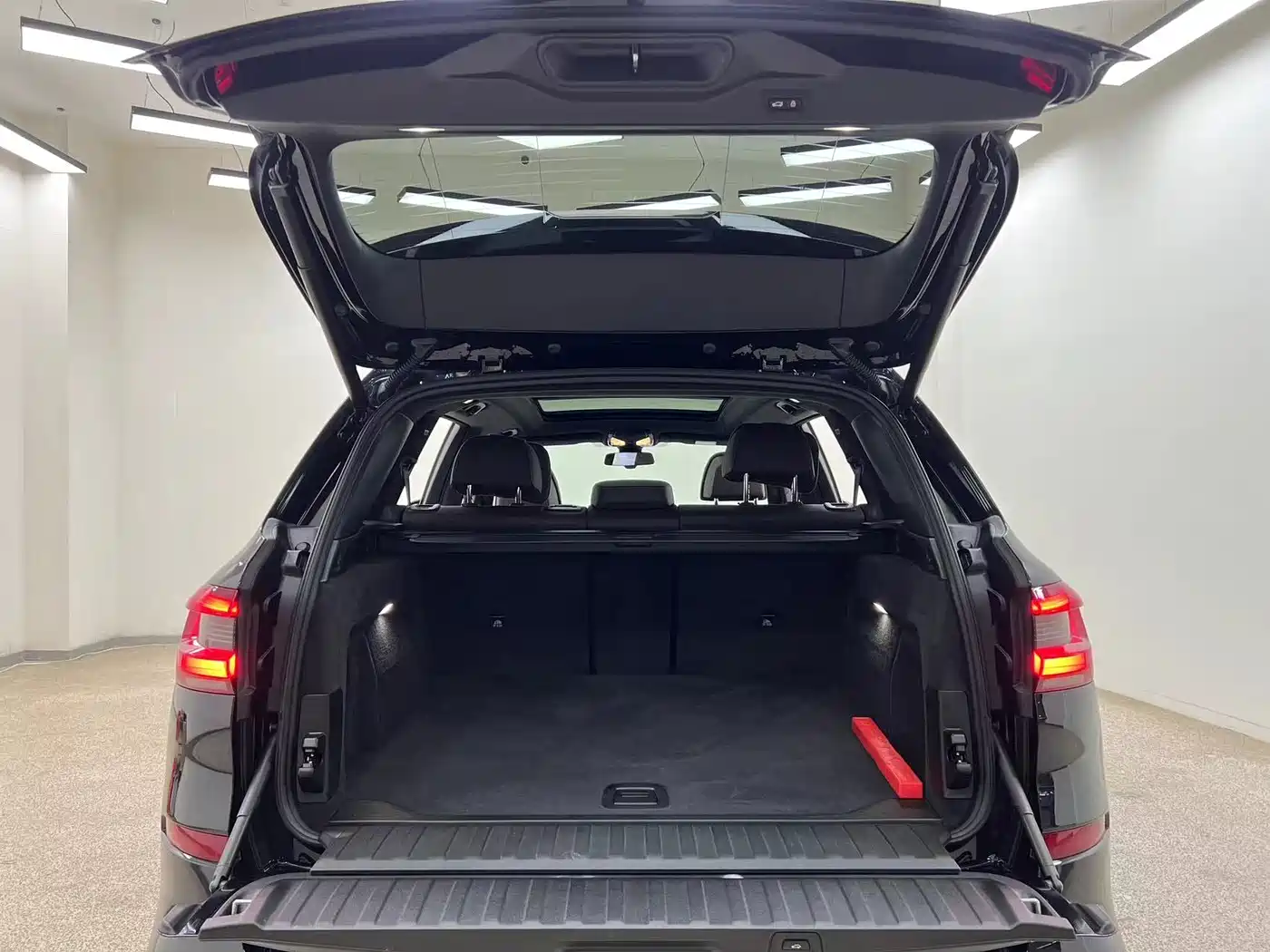 BMW X5 2022 Facelift xDrive 40Li Premium M Sport Package фото 32