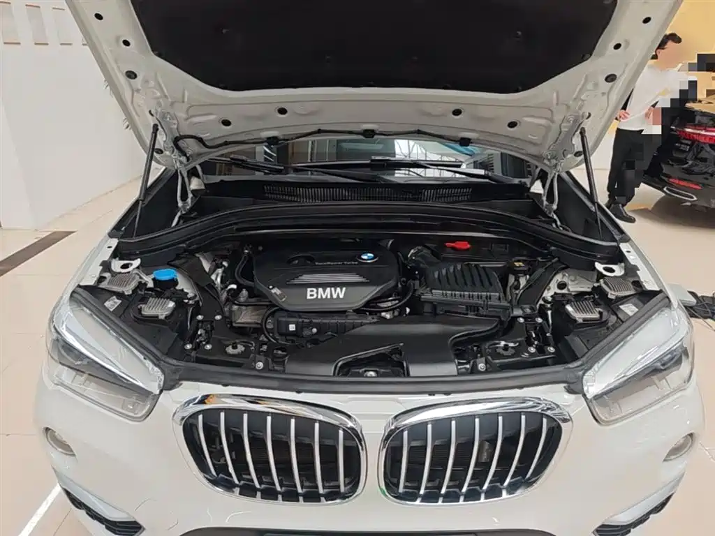 BMW X1 2018 sDrive18Li Premium Model фото 20