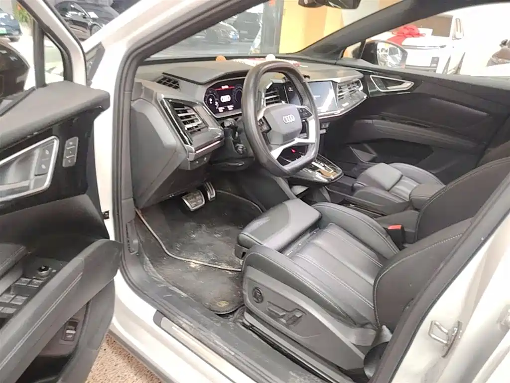 Audi Q4 e-tron 2023 40 e-tron Innovation Edition фото 16