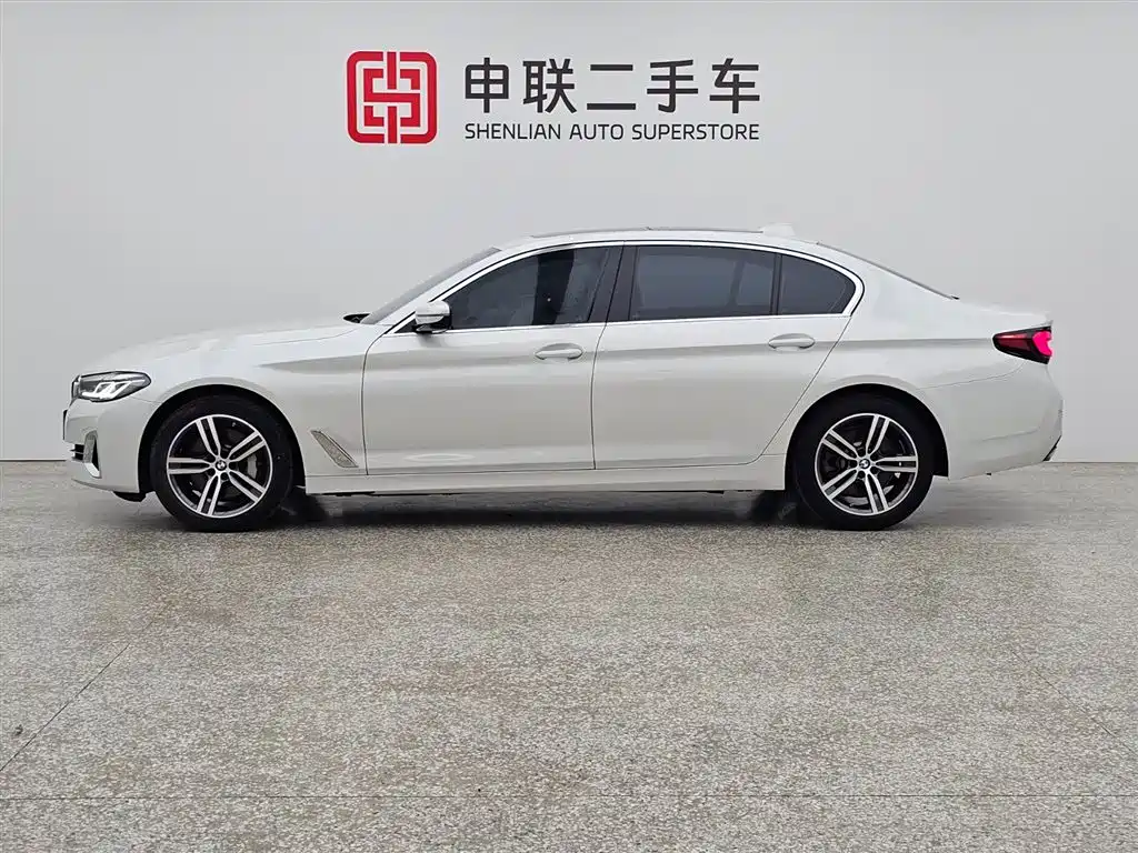 BMW 5 Series 2023 530Li Leading Luxury Package фото 4