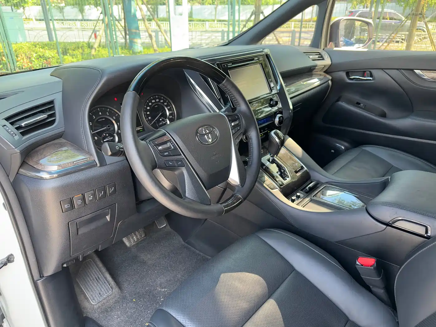 Toyota Alphard 2018 Facelift 3.5L Premium Edition фото 9