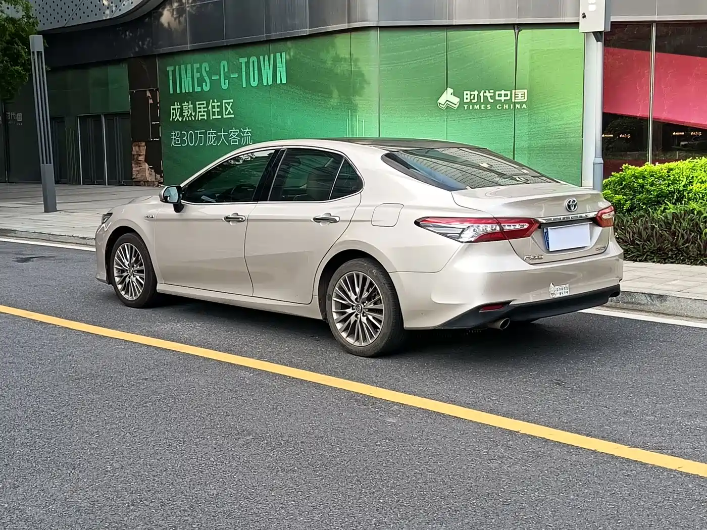 Toyota Camry 2019 Hybrid 2.5HG Luxury Edition China V фото 6