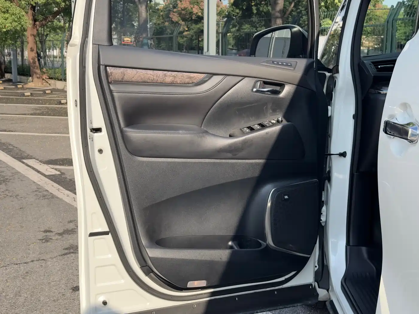 Toyota Alphard 2018 Facelift 3.5L Premium Edition фото 26