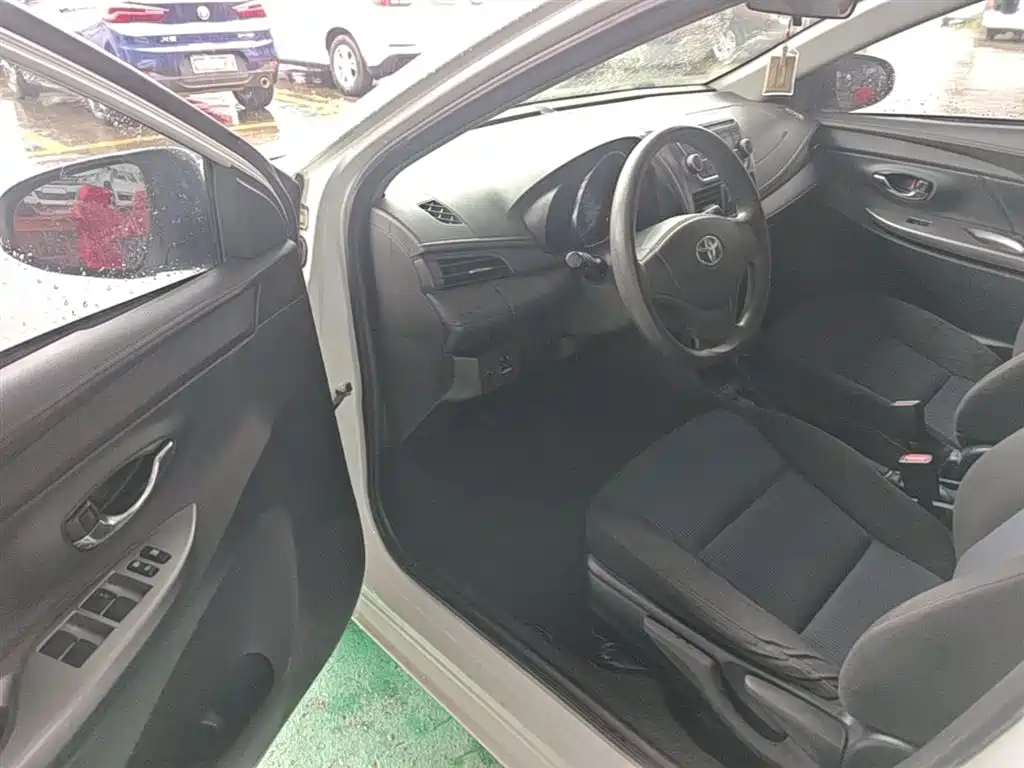 Toyota YARiS L Zhi Xuan 2014 1.3E Automatic Charming Edition фото 16