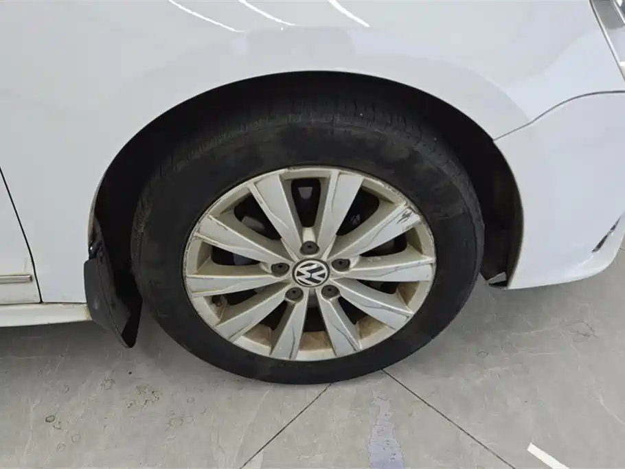 Volkswagen Sagitar 2015 230TSI Automatic Comfort фото 6