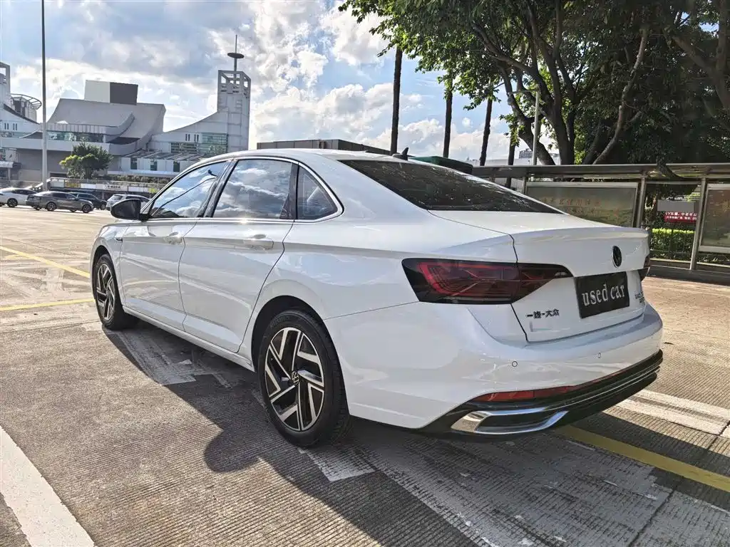 Volkswagen Sagitar 2023 300TSI DSG Surpassing Edition фото 4
