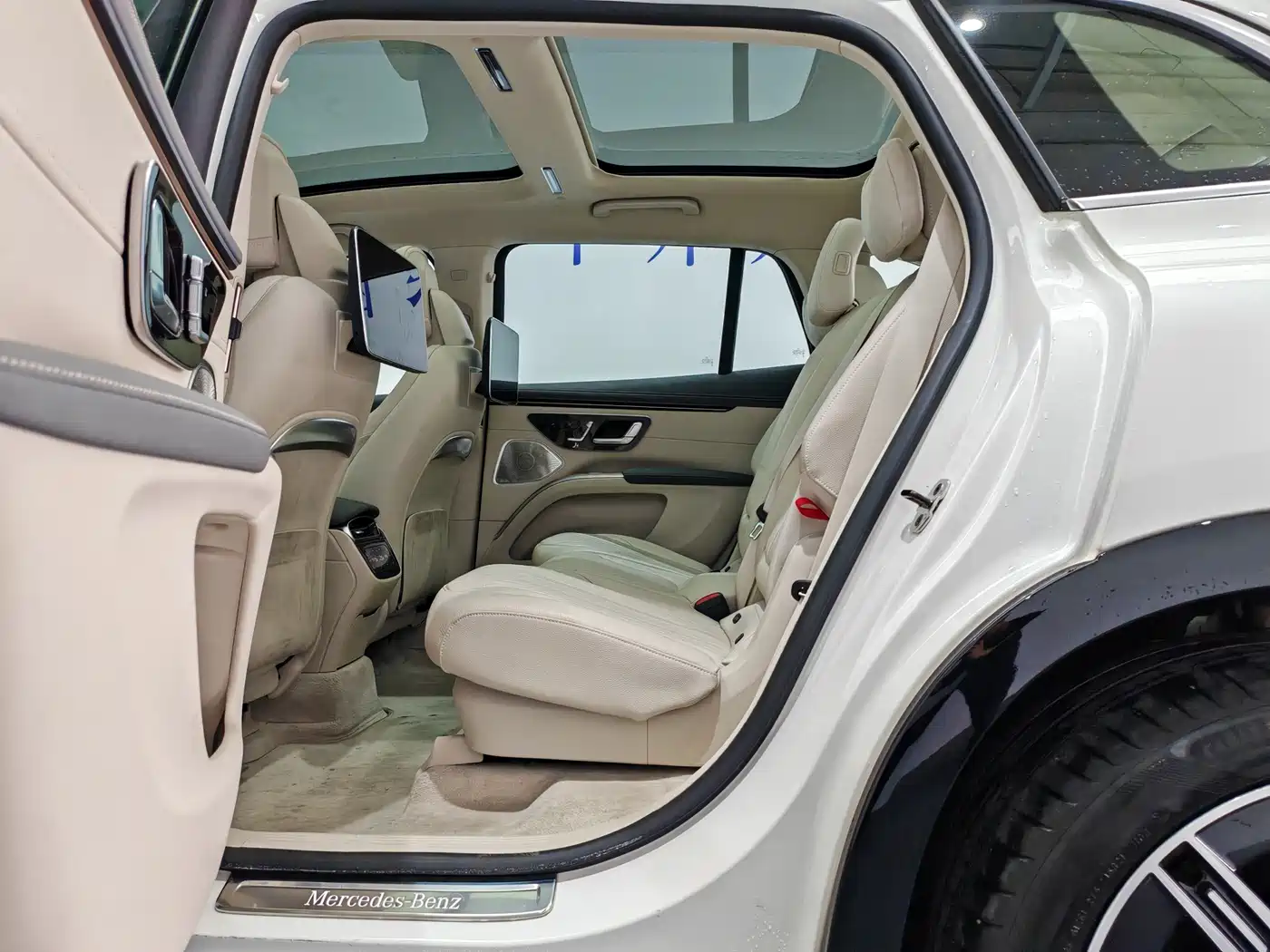 Mercedes-Benz EQS SUV 2023 450 4MATIC Luxury Edition фото 12