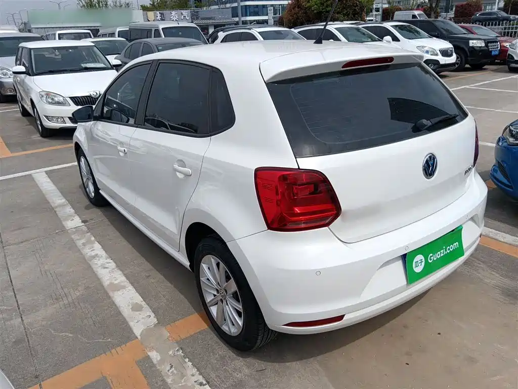 Volkswagen Polo 2014 1.4L Automatic Comfort Edition фото 23