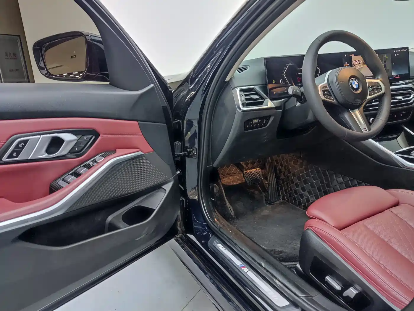 BMW 3 Series 2023 320Li M Sport Package фото 9