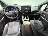 Фото 5 - Toyota Granvia