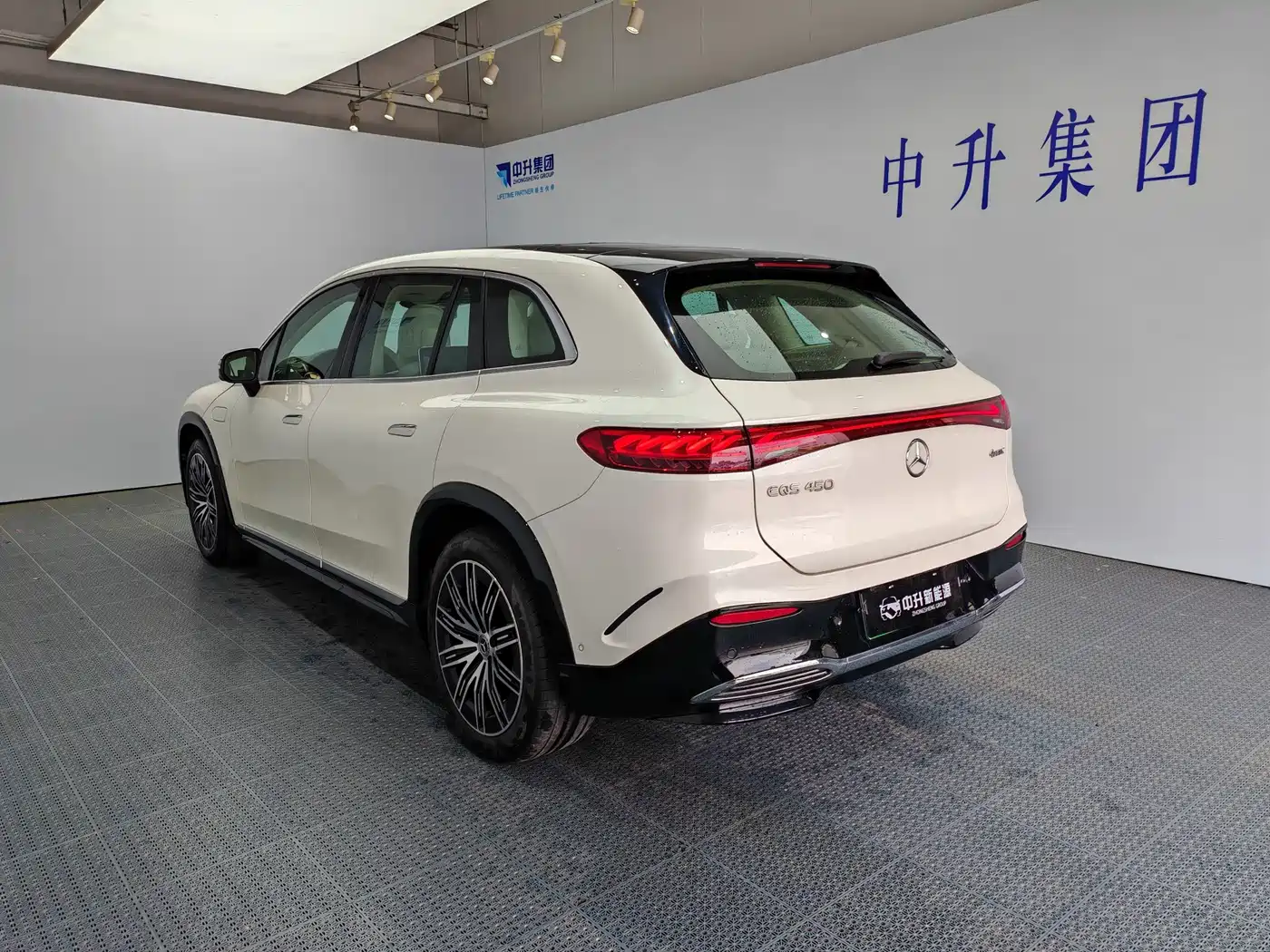 Mercedes-Benz EQS SUV 2023 450 4MATIC Luxury Edition фото 4
