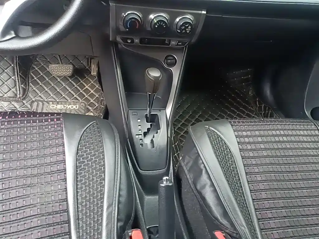 Toyota YARiS L Zhi Xuan 2015 1.5E Auto Charming Edition фото 14