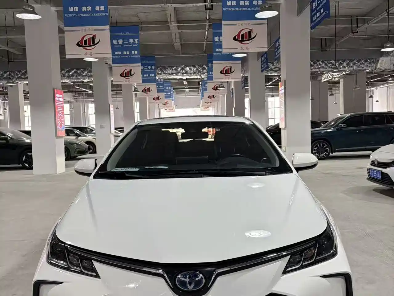 Toyota Corolla 2021 Hybrid 1.8L E-CVT Elite Edition фото 2
