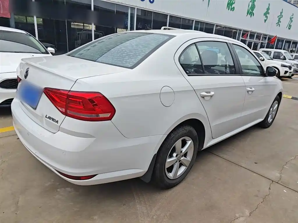 Volkswagen Lavida 2015 1.6L Automatic Trend Edition фото 7