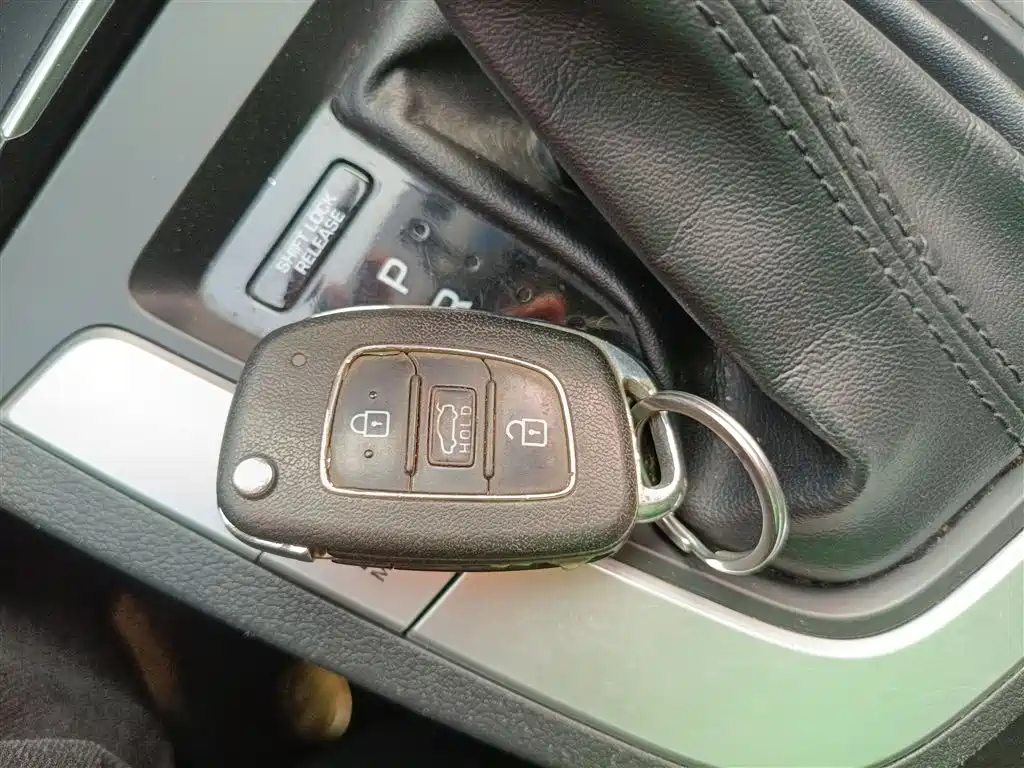 Hyundai Elantra 2016 Model 1.6L Automatic Smart Elite фото 9