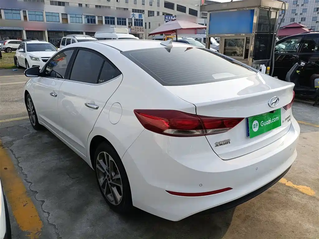 Hyundai Elantra 2016 Model 1.6L Automatic Smart Elite фото 5